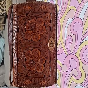 Leather vintage purse.appears to be handcrafted.